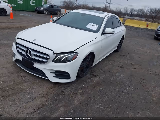 Mercedes-Benz E-Класс - фото 5