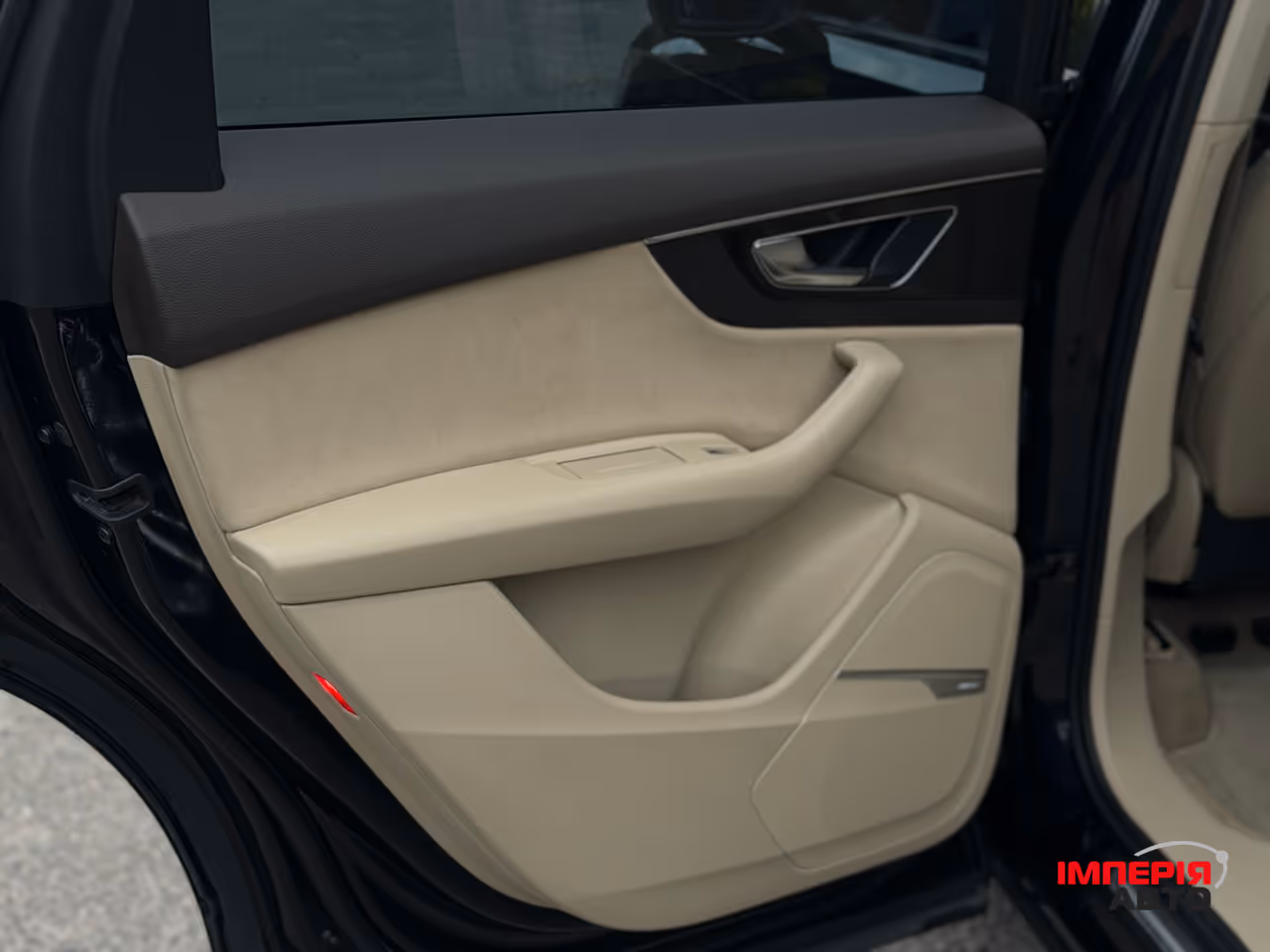 Audi Q7 - фото 23