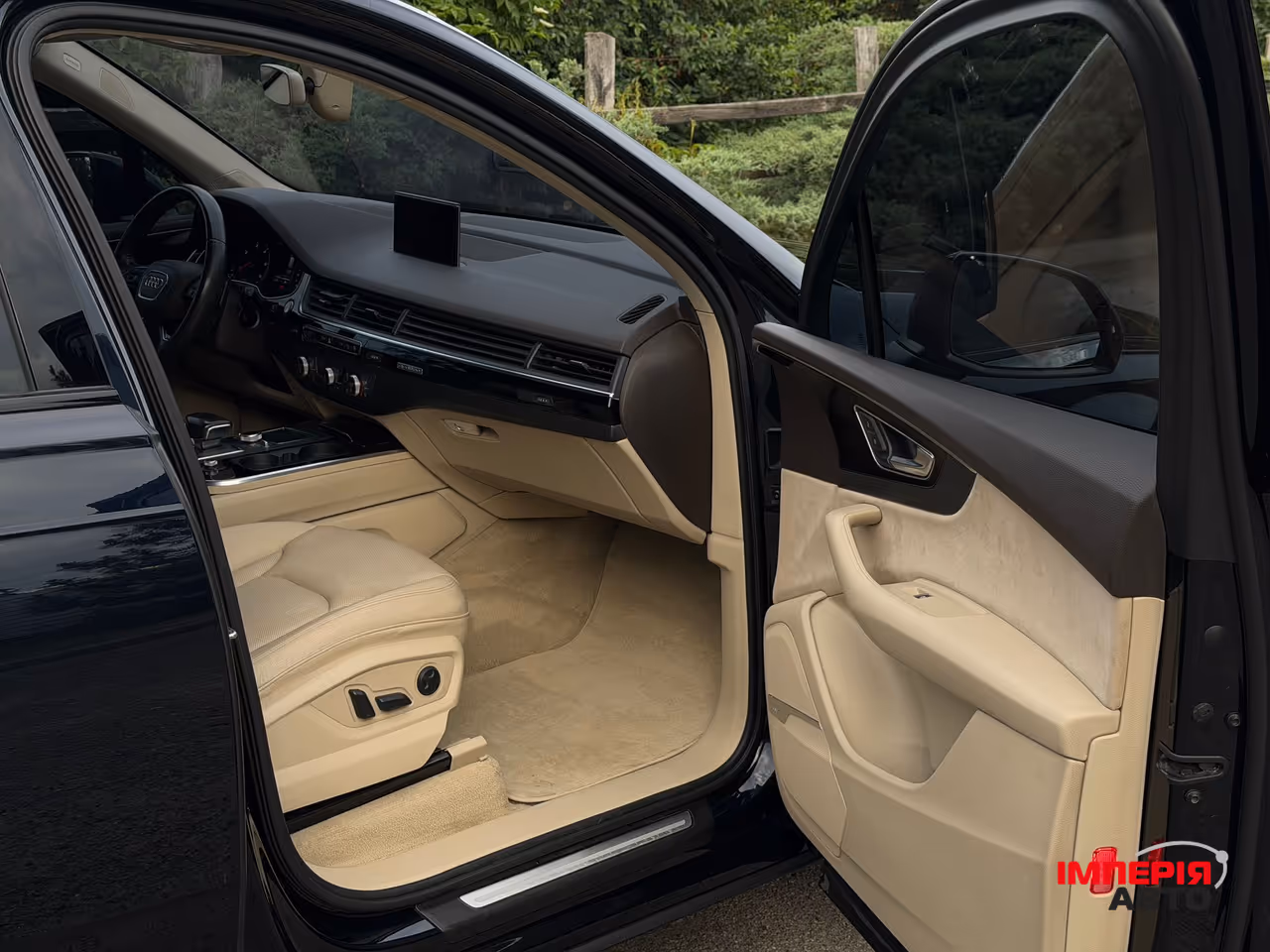 Audi Q7 - фото 13