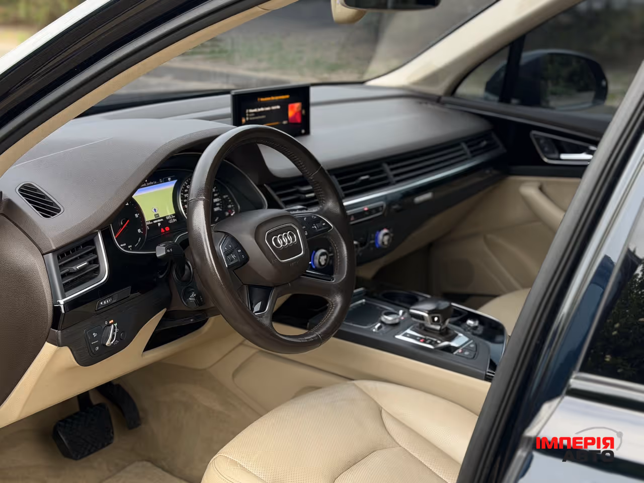 Audi Q7 - фото 25