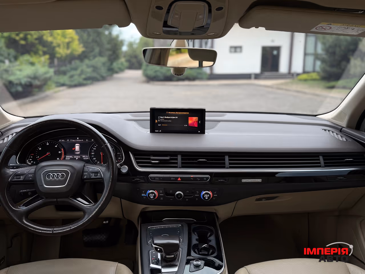 Audi Q7 - фото 28