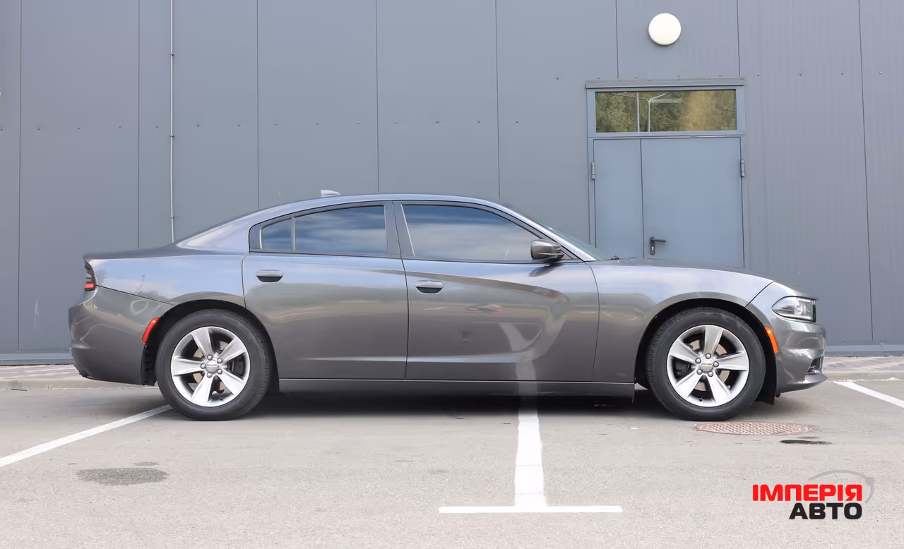 Dodge Charger - фото 9
