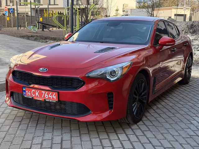 Kia Stinger - фото 1