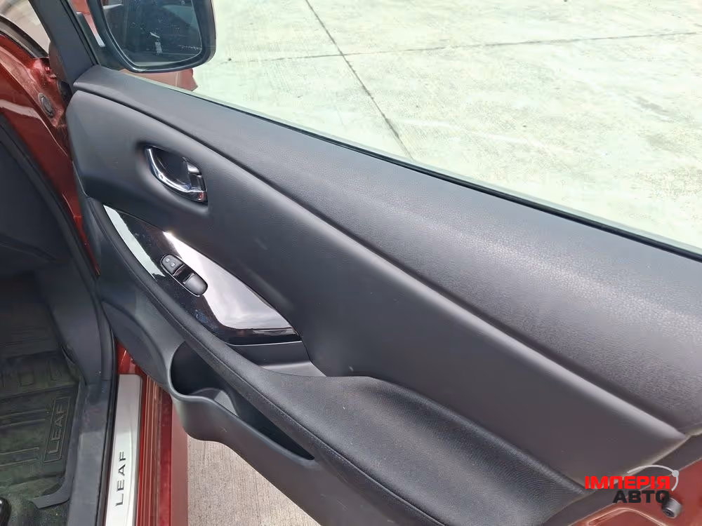 Nissan Leaf - фото 11