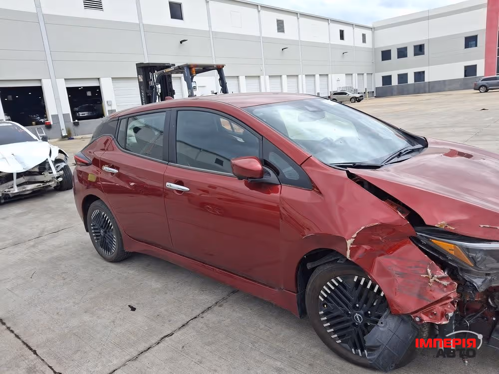 Nissan Leaf - фото 5