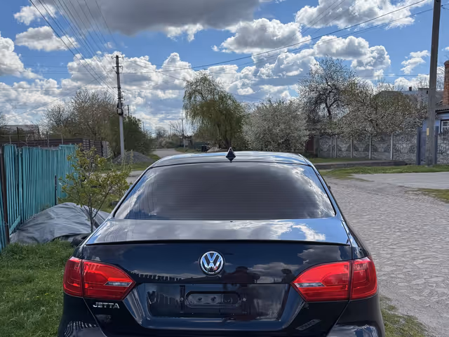 Volkswagen Jetta - фото 4