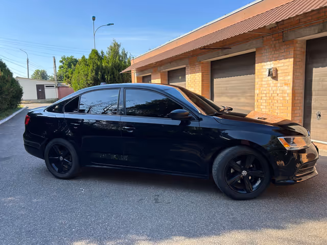 Volkswagen Jetta - фото 4