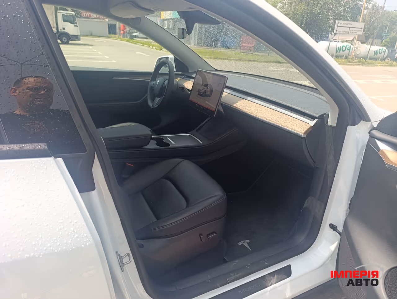 Tesla Model Y - фото 12