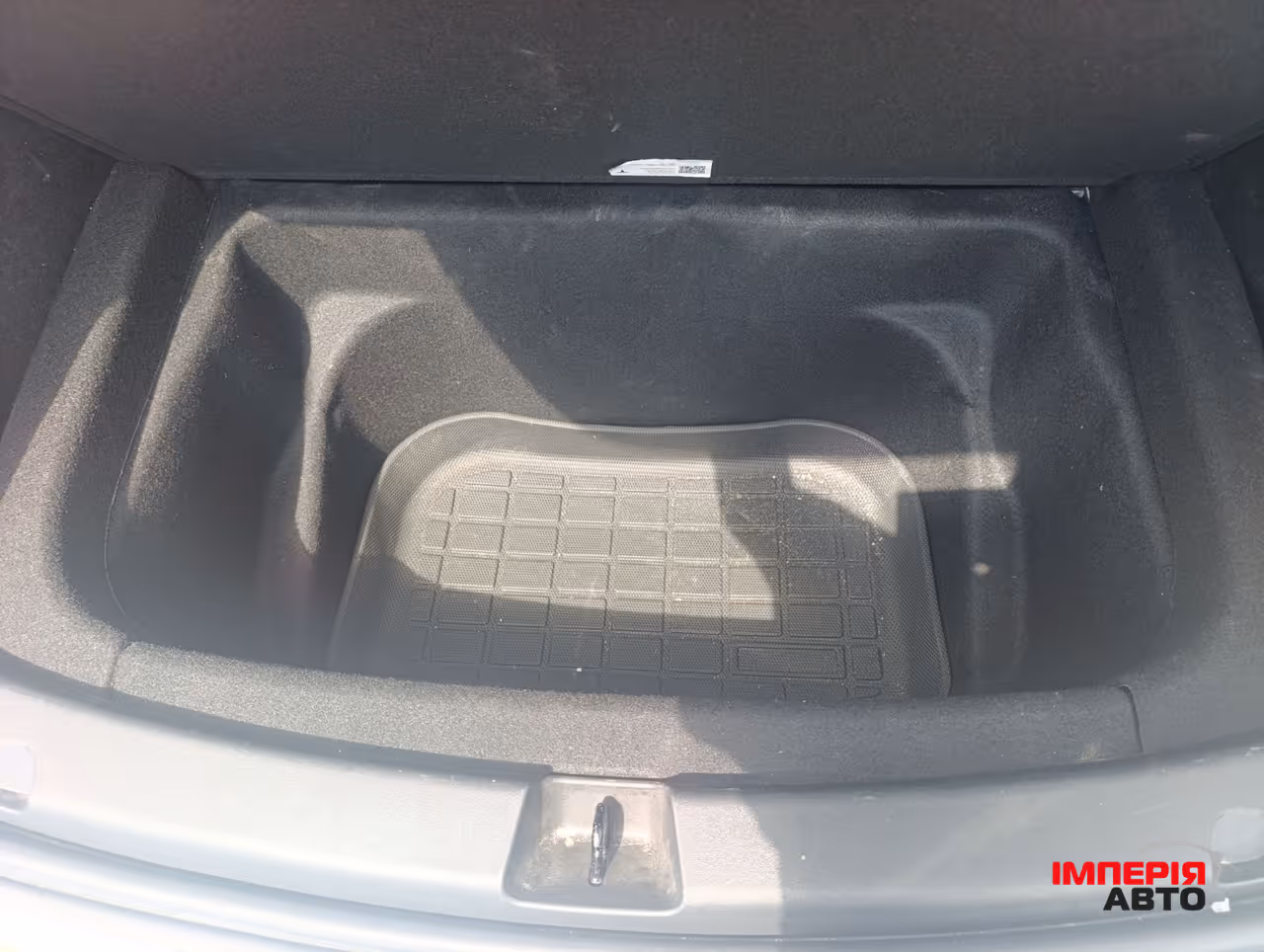 Tesla Model Y - фото 9