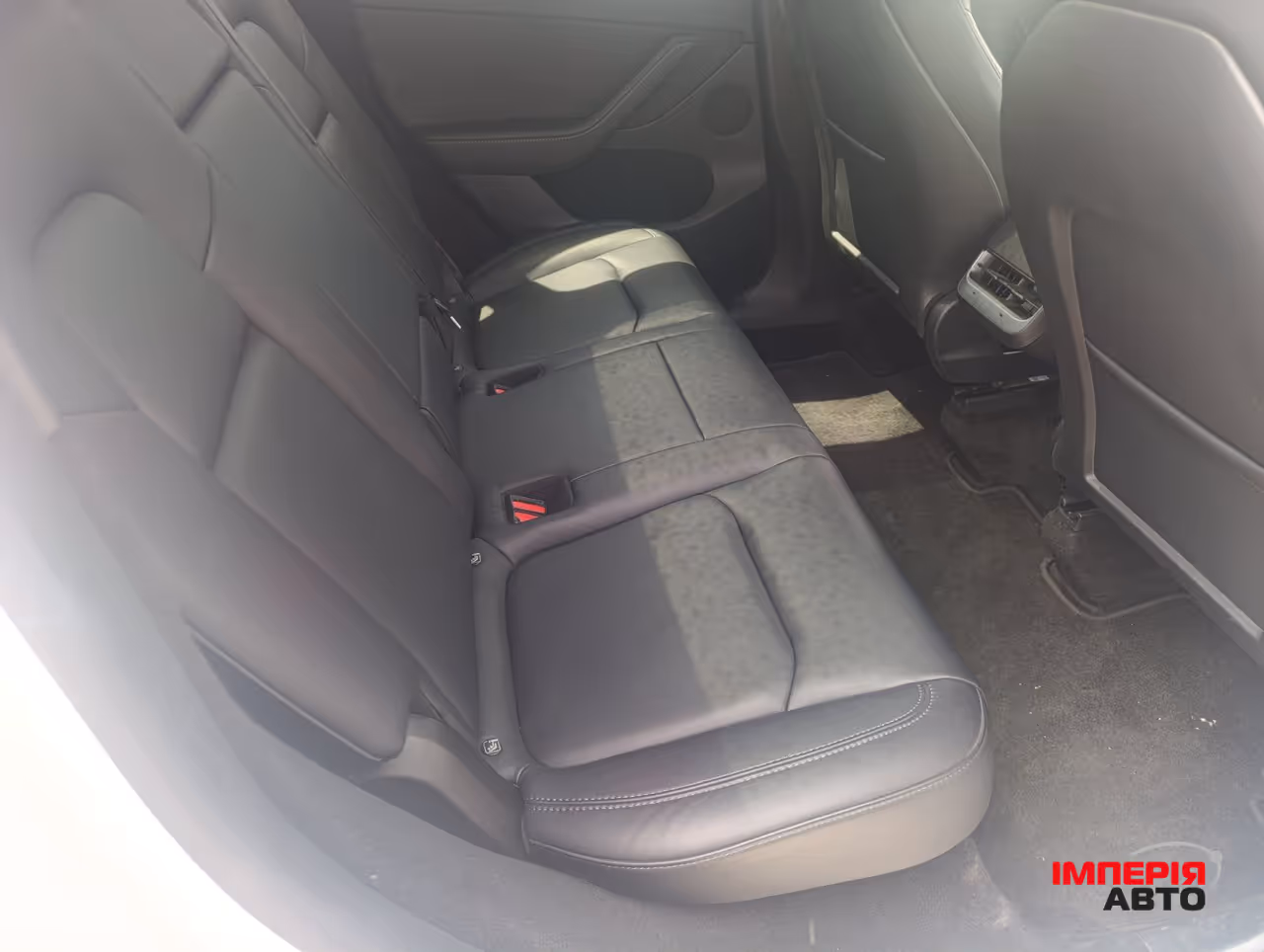 Tesla Model Y - фото 13