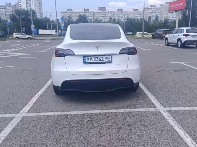 Tesla Model Y - фото 5