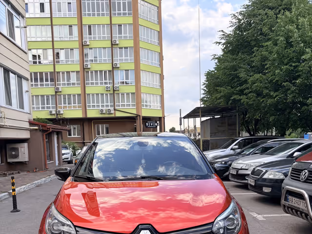 Renault Captur - фото 4