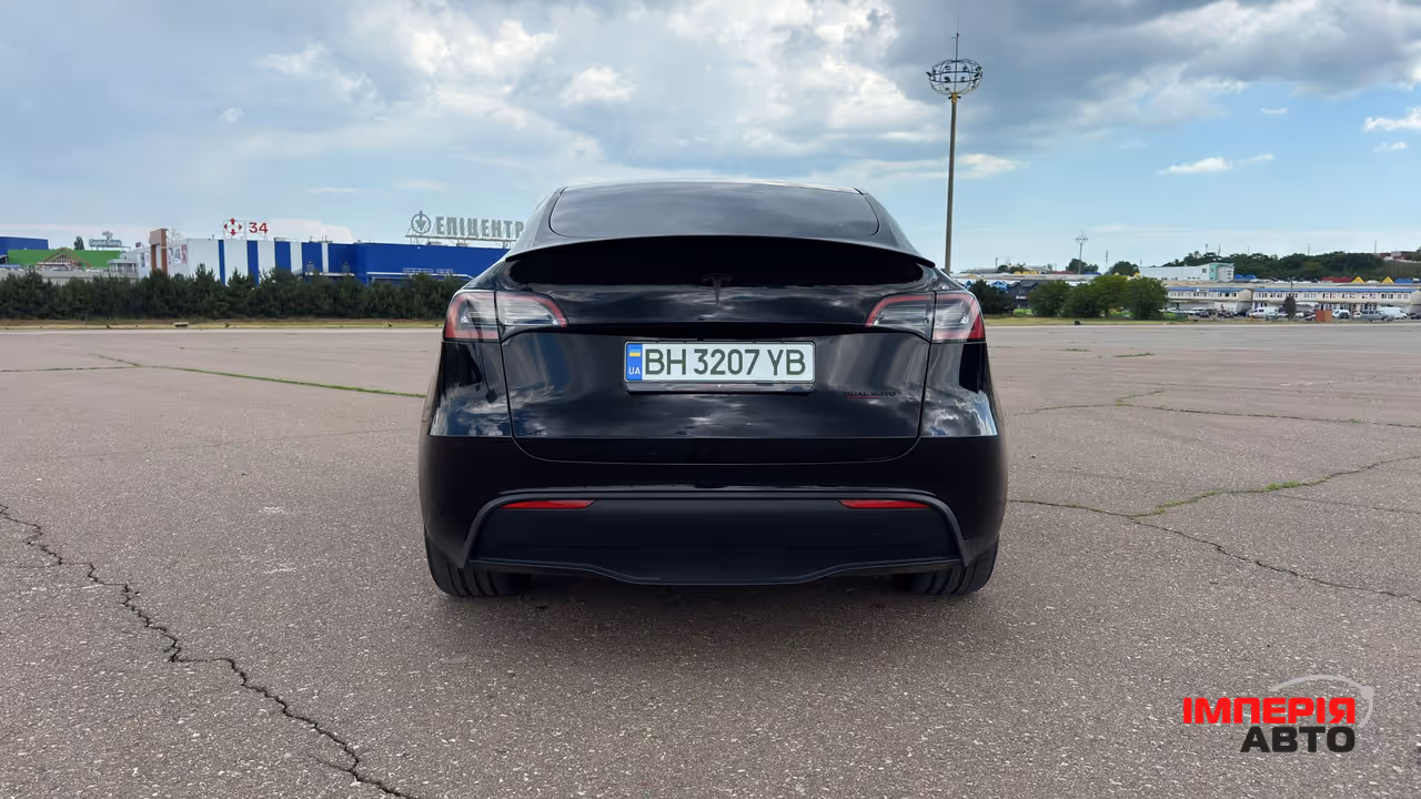 Tesla Model Y - фото 13