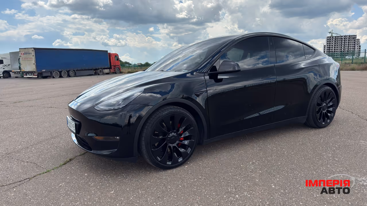 Tesla Model Y - фото 9
