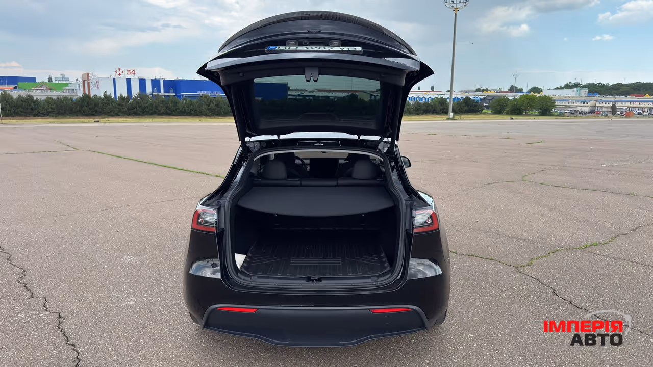 Tesla Model Y - фото 23