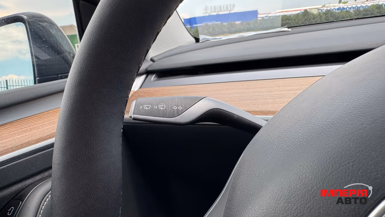 Tesla Model Y - фото 37