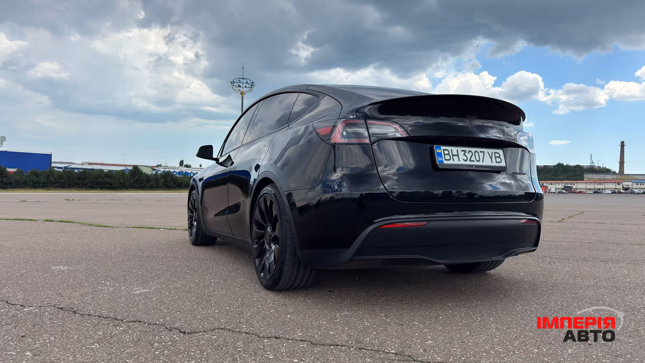 Tesla Model Y - фото 5