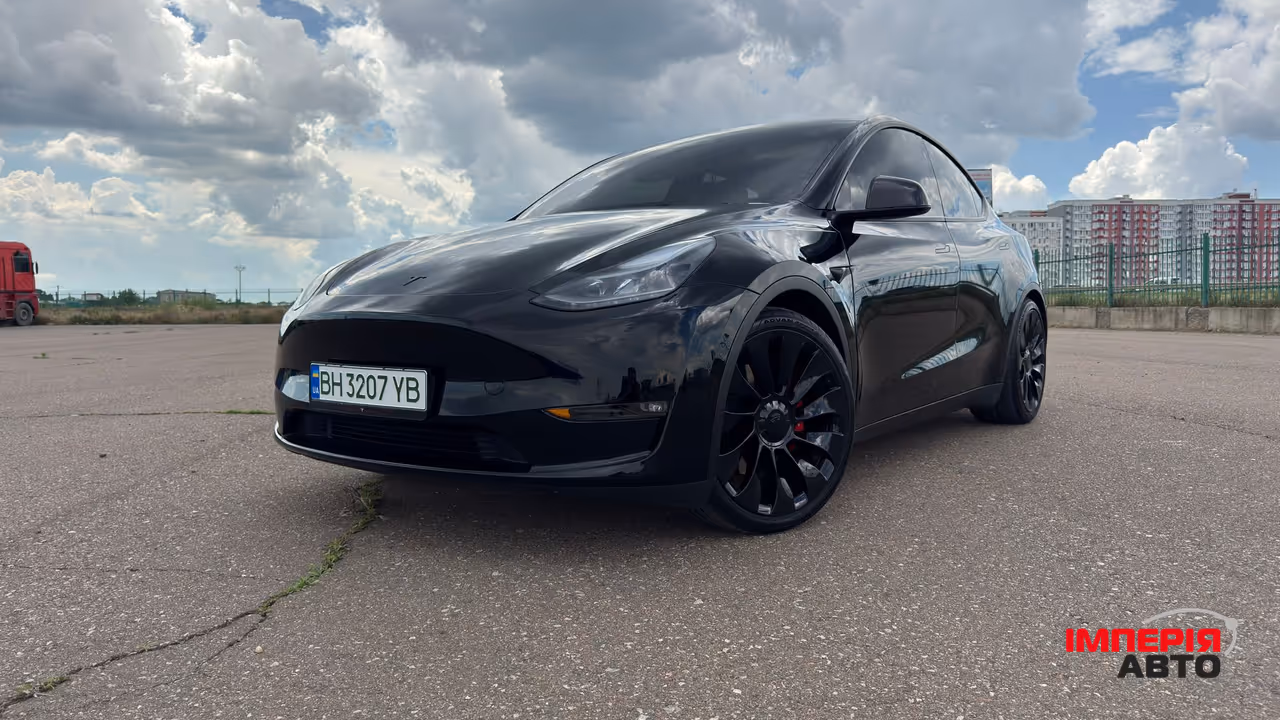 Tesla Model Y - фото 16