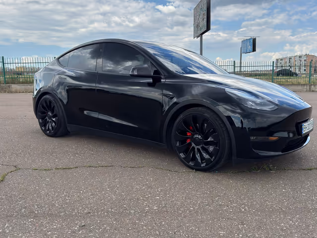 Tesla Model Y - фото 2