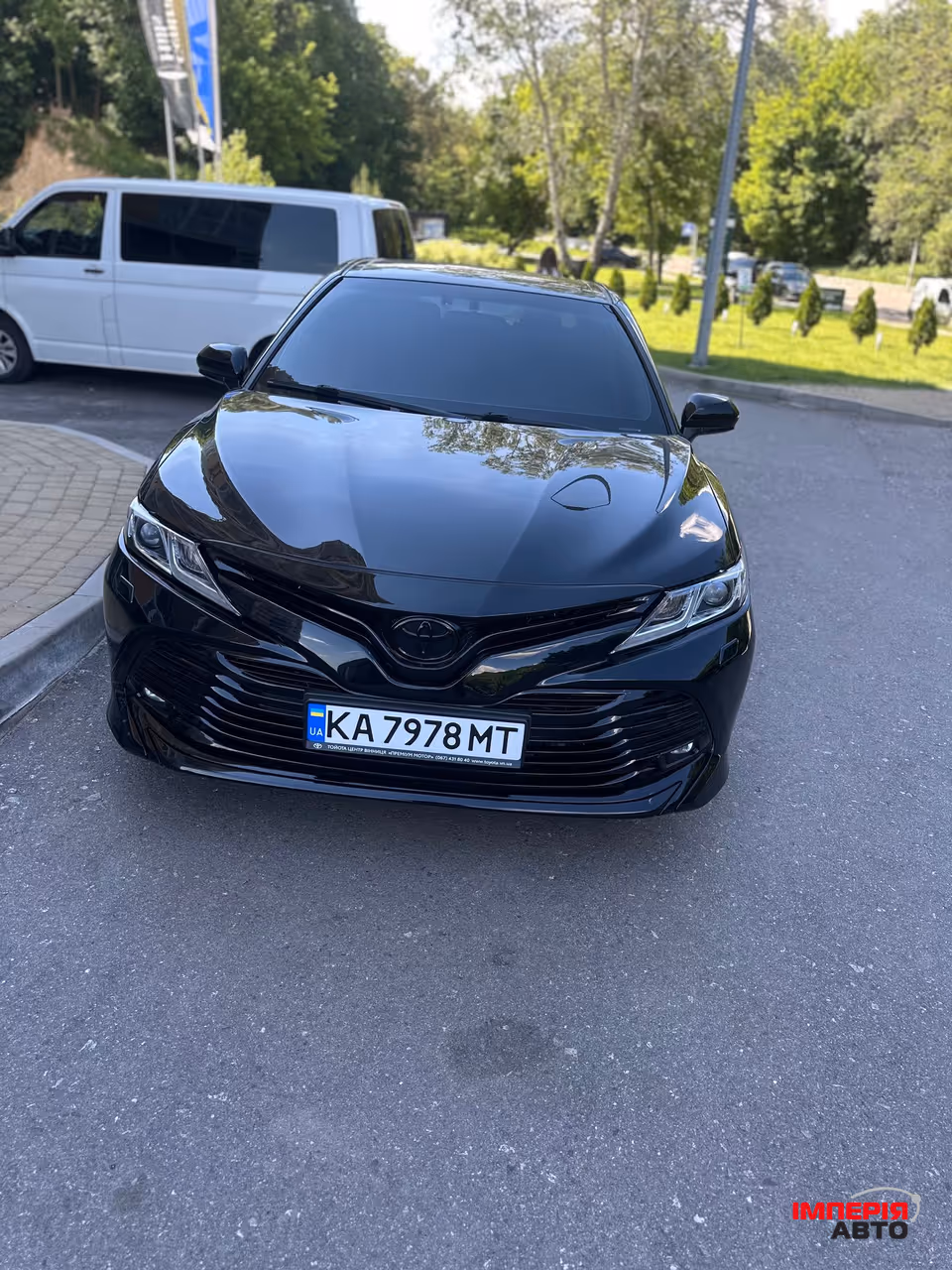 Toyota Camry - фото 2