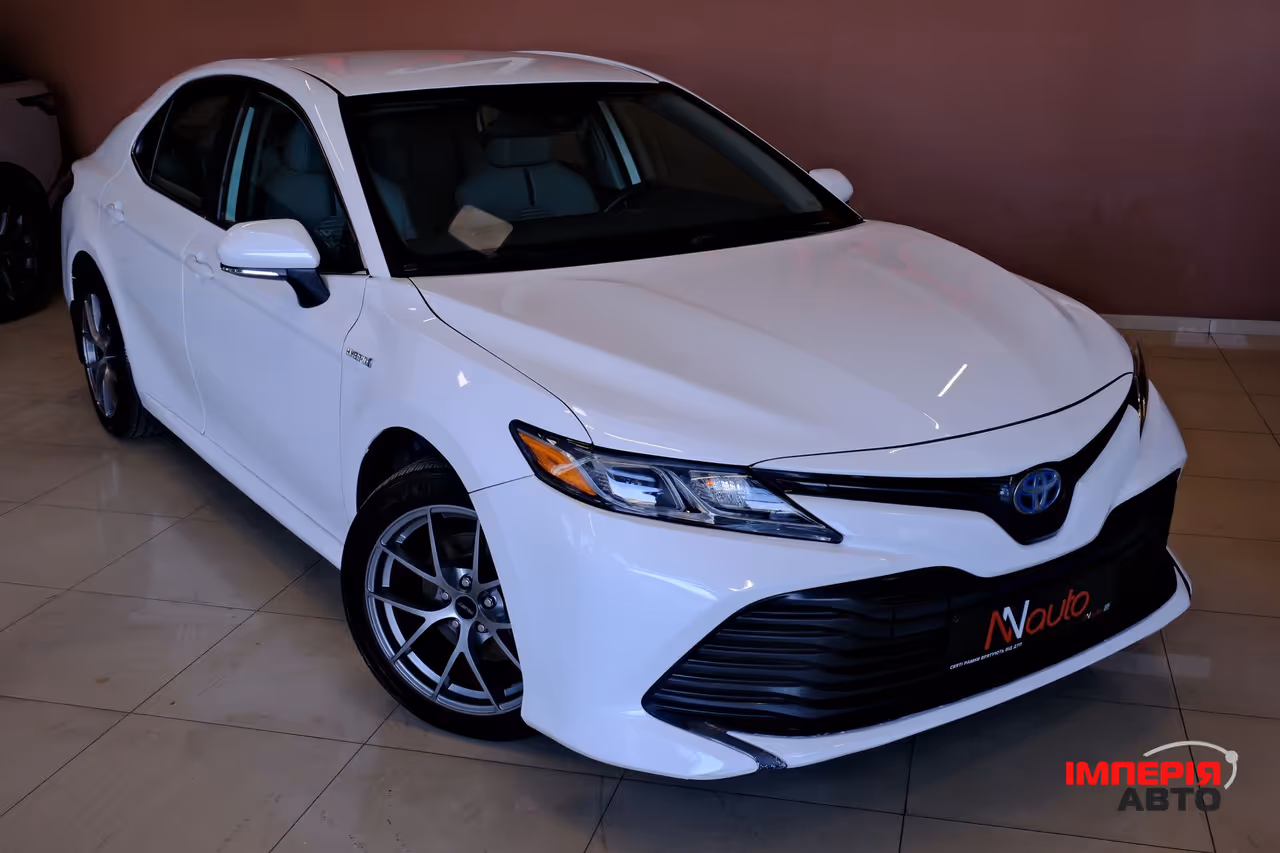 Toyota Camry - фото 4