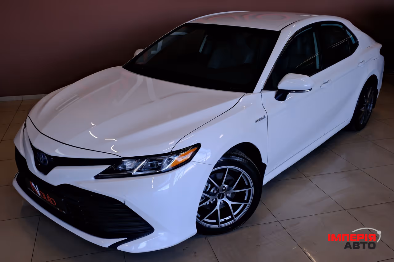 Toyota Camry - фото 2