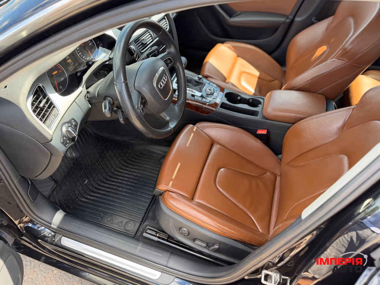 Audi A4 - фото 5