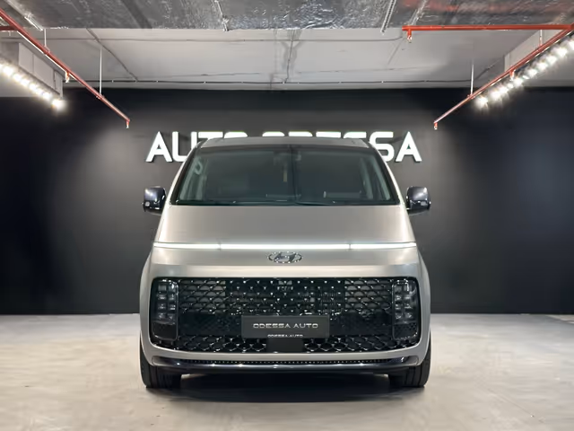 Hyundai Staria - фото 1