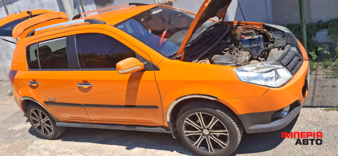 Geely MK Cross - фото 8