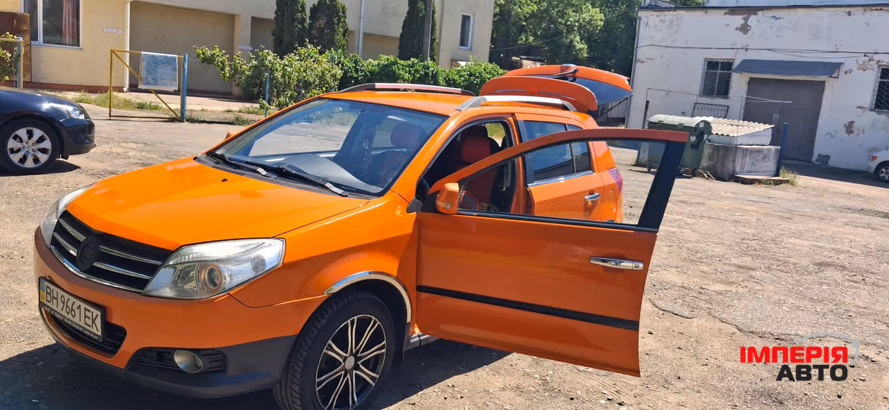Geely MK Cross - фото 2