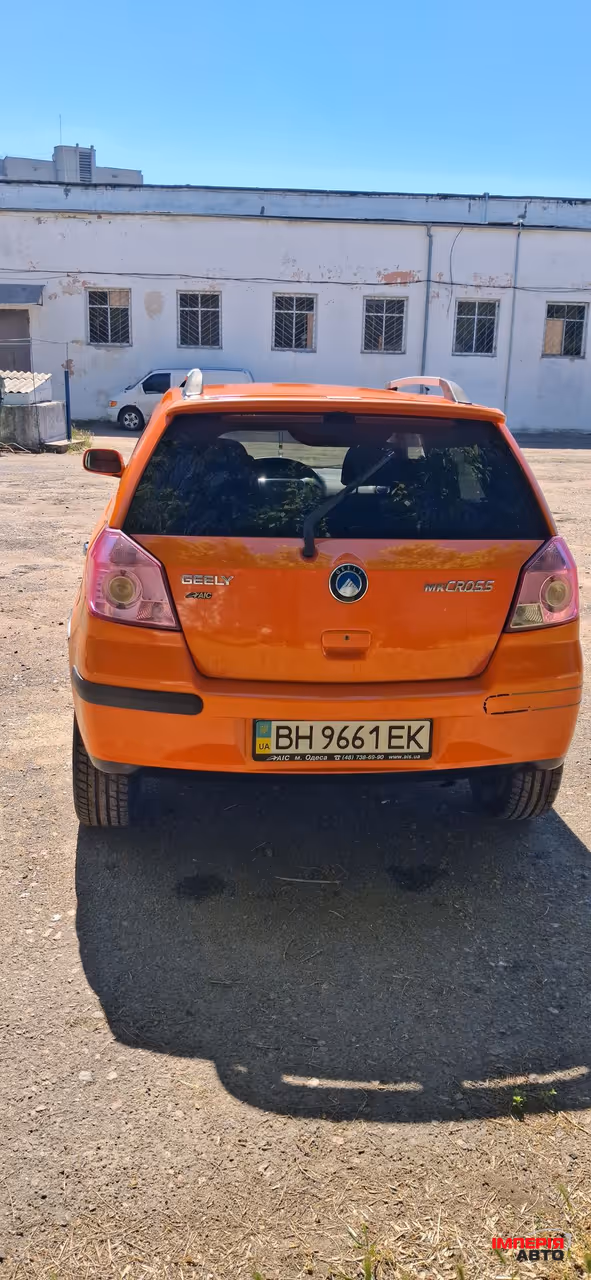 Geely MK Cross - фото 11
