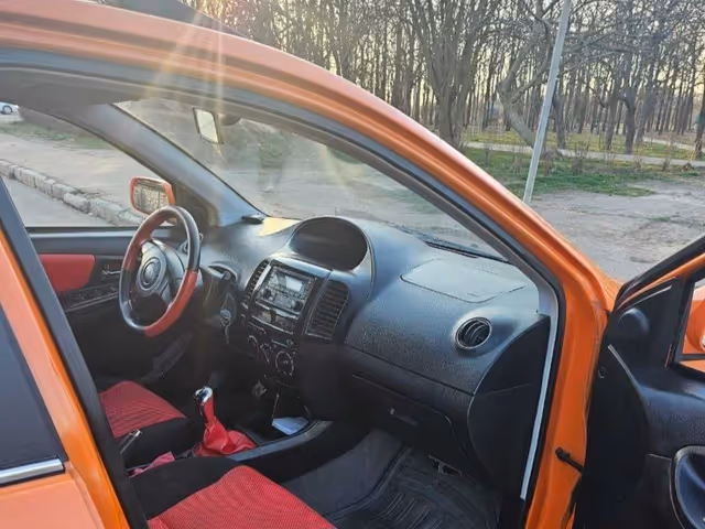 Geely MK Cross - фото 4