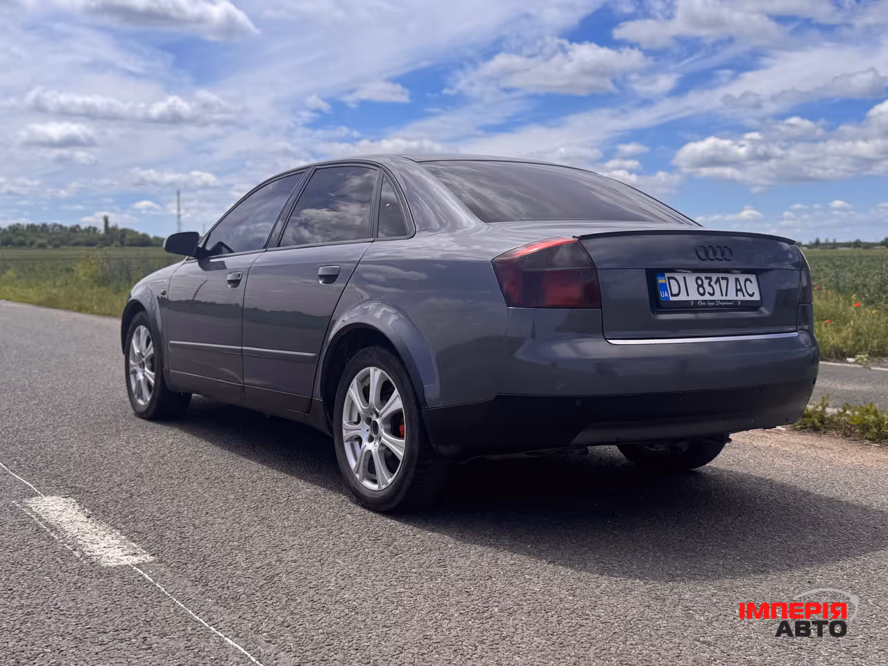 Audi A4 - фото 8