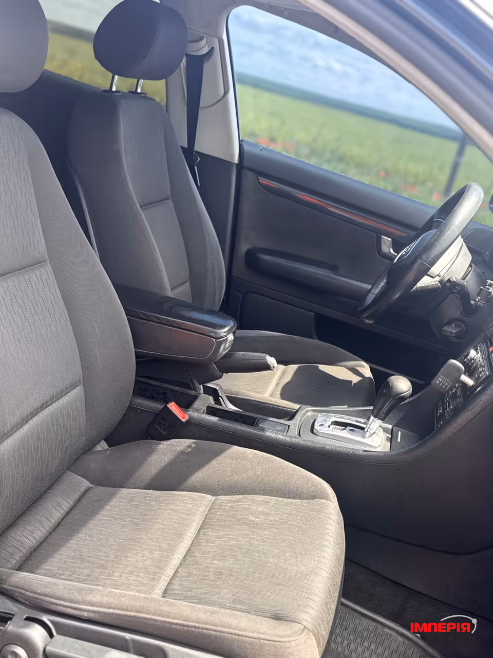 Audi A4 - фото 17