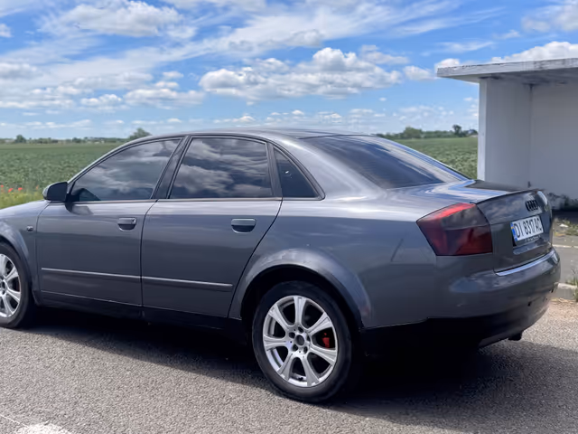 Audi A4 - фото 3