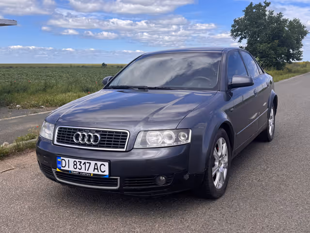 Audi A4 - фото 1