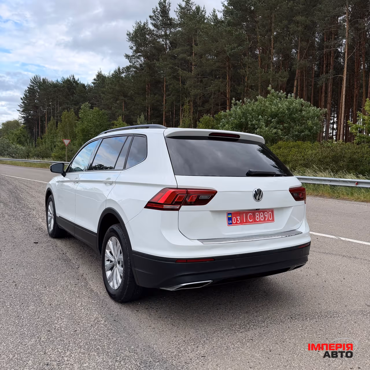 Volkswagen Tiguan - фото 5