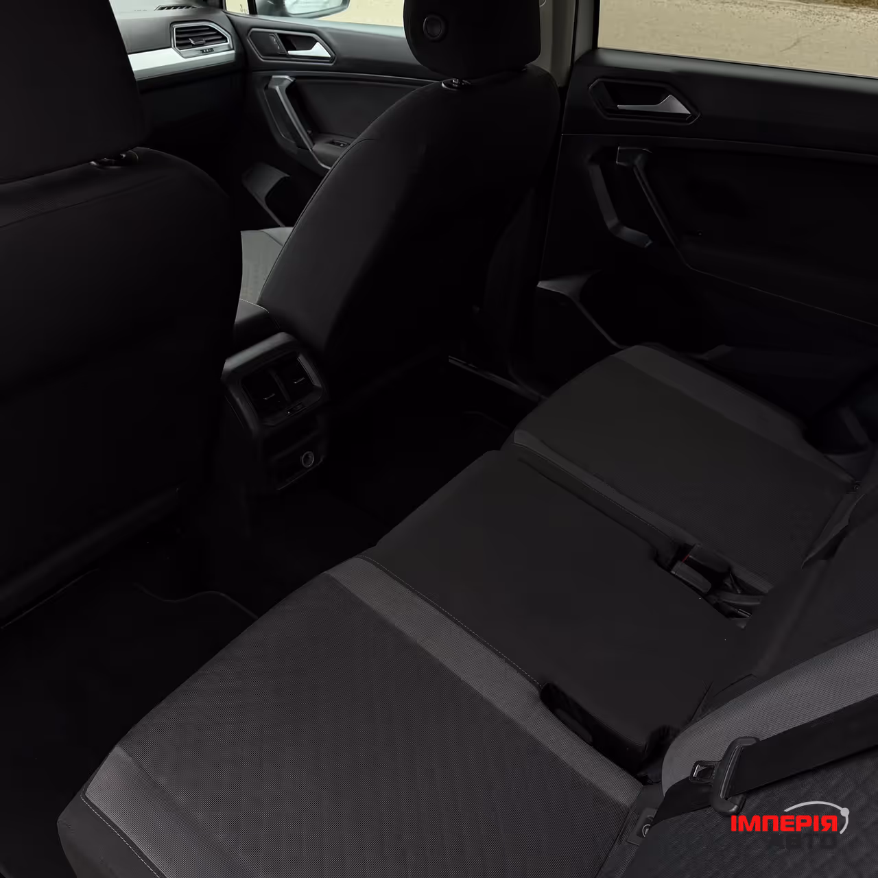 Volkswagen Tiguan - фото 9