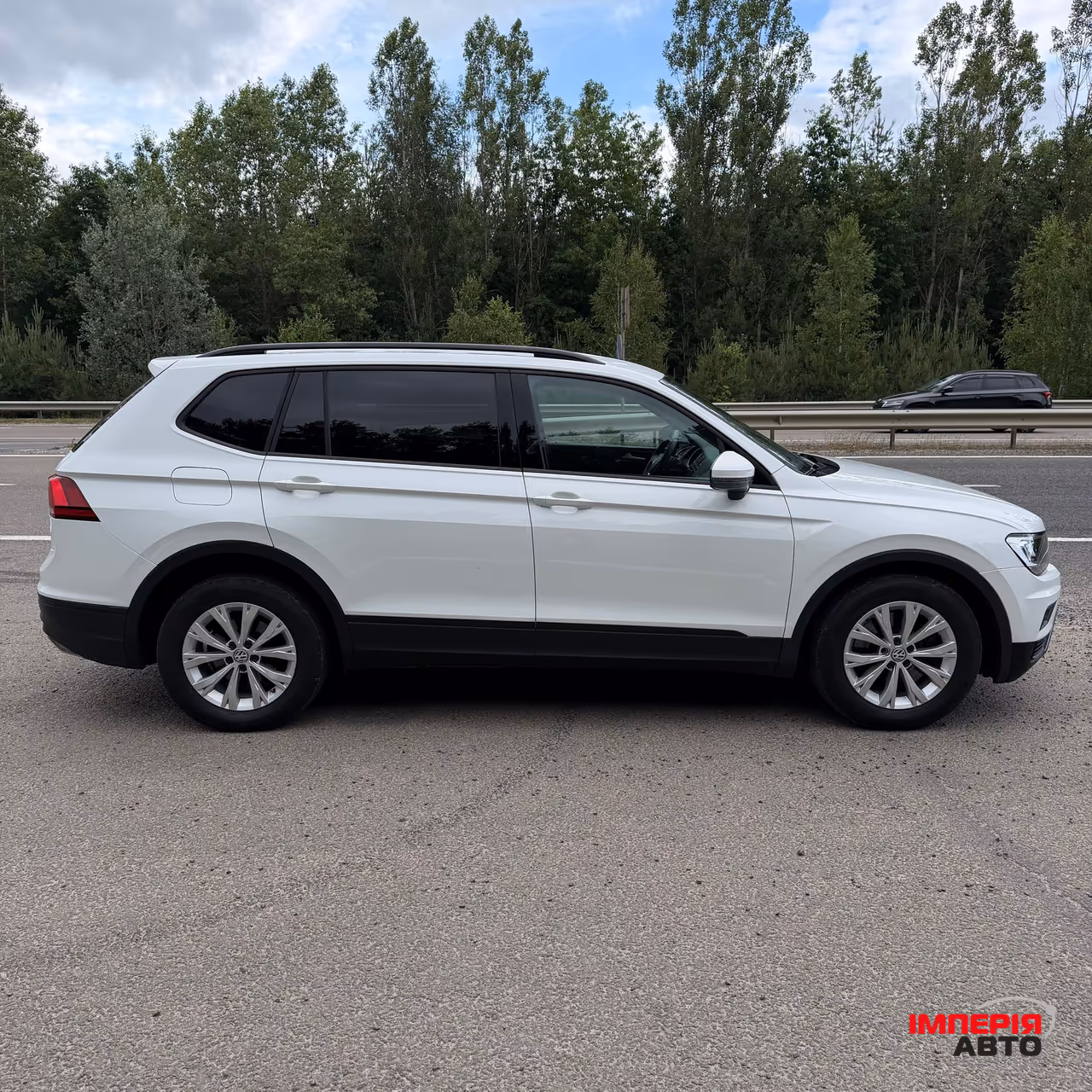 Volkswagen Tiguan - фото 6