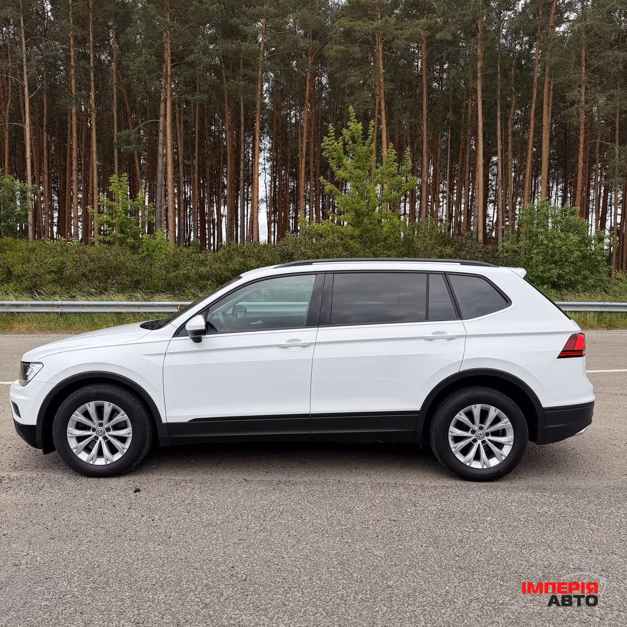 Volkswagen Tiguan - фото 4