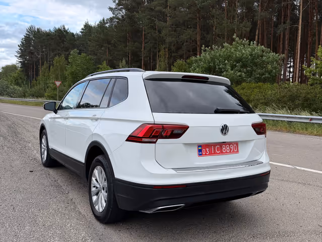 Volkswagen Tiguan - фото 5