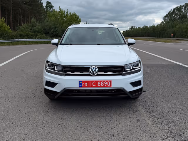 Volkswagen Tiguan - фото 1
