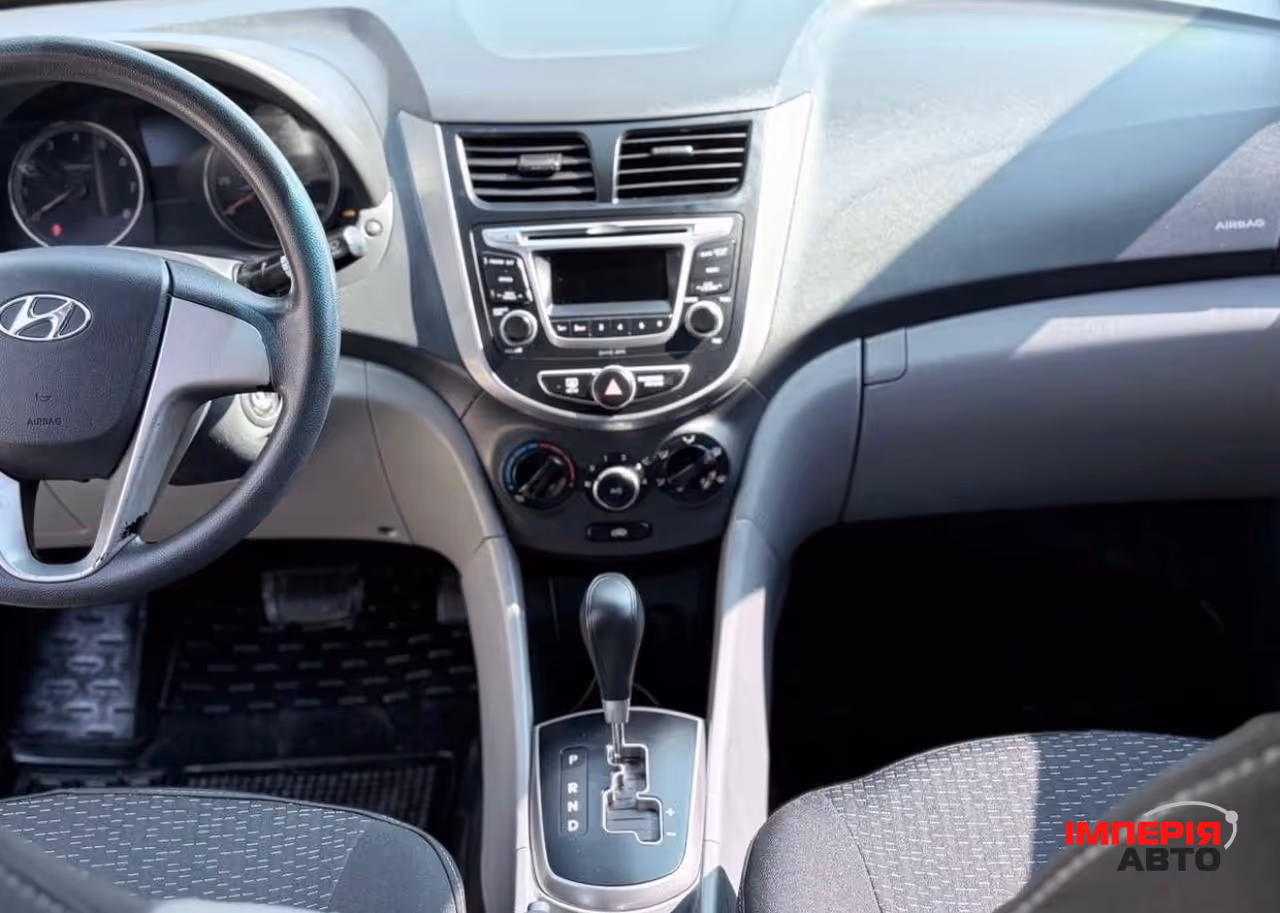 Hyundai Accent - фото 9
