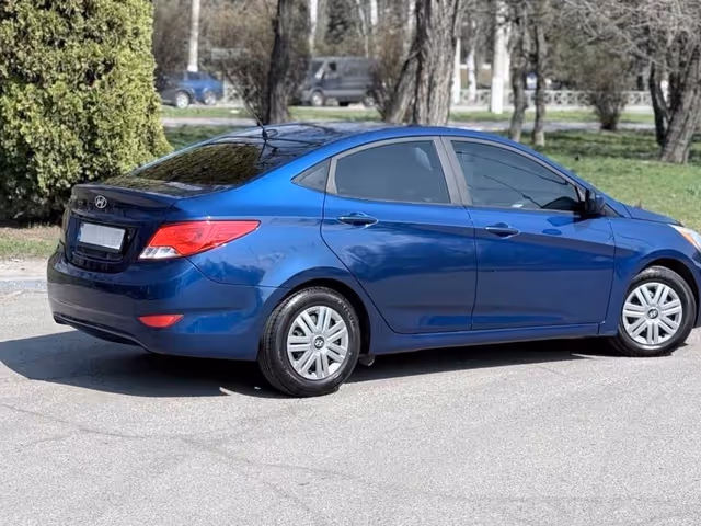 Hyundai Accent - фото 5