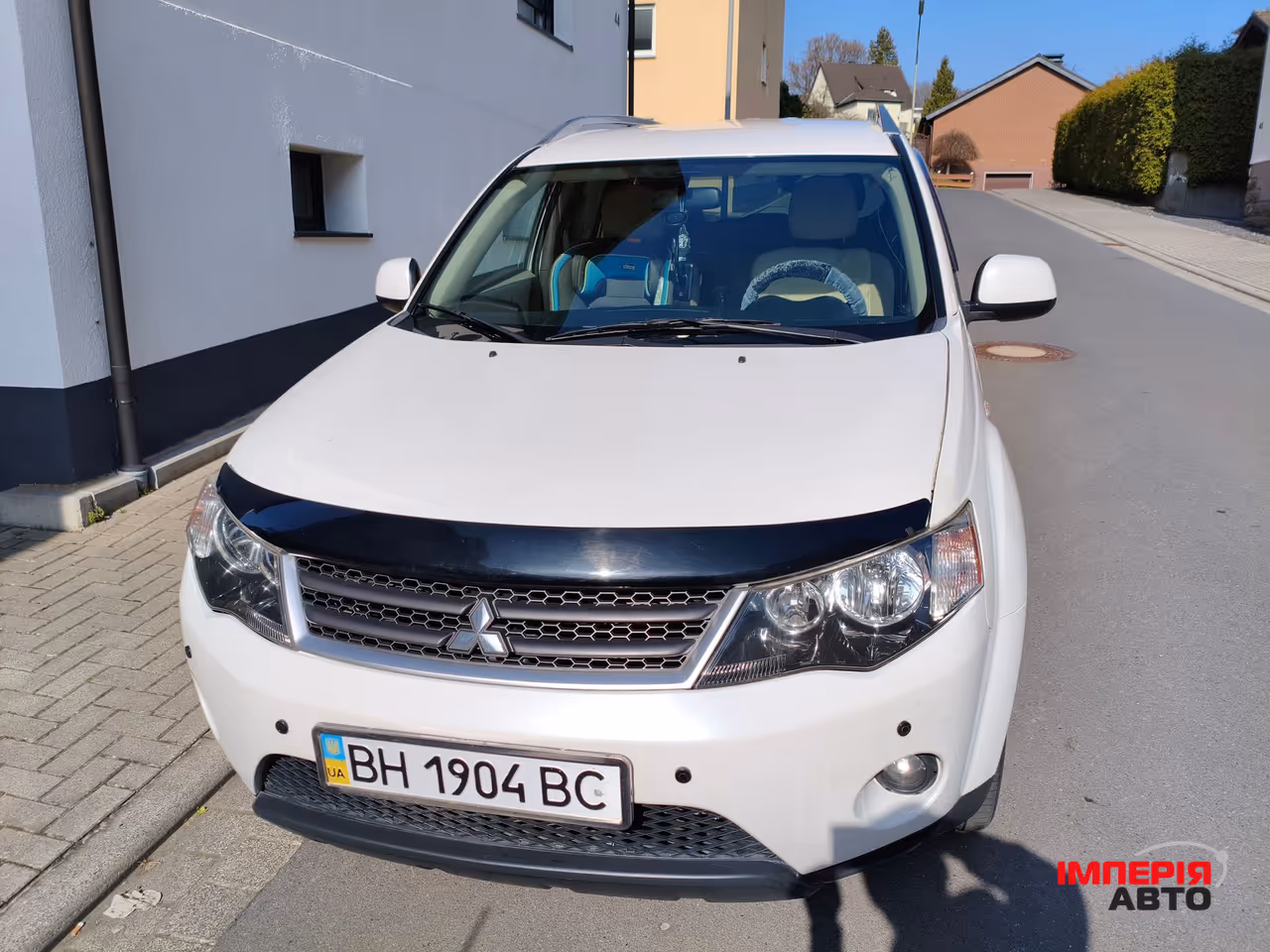 Mitsubishi Outlander - фото 1