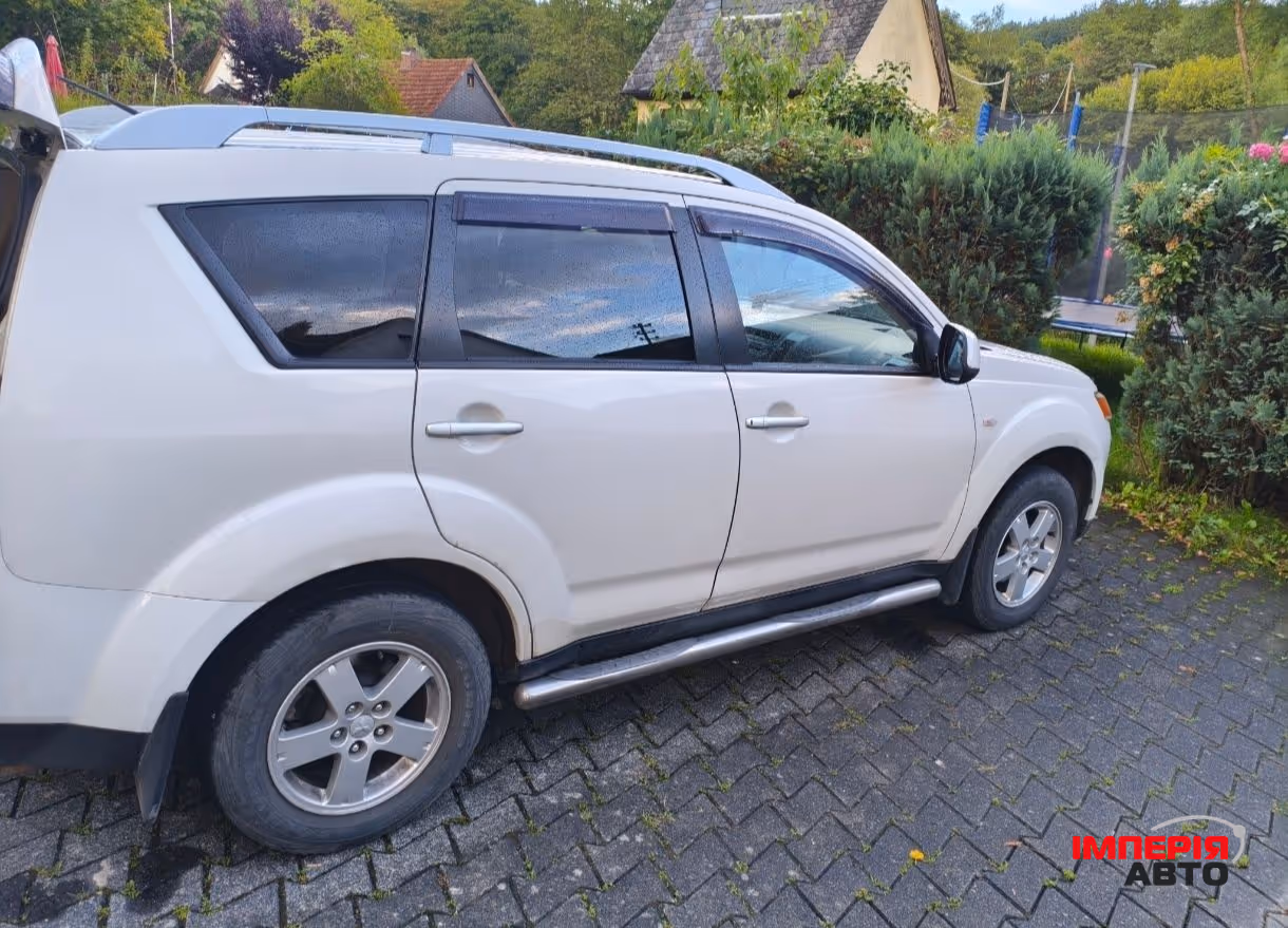 Mitsubishi Outlander - фото 14
