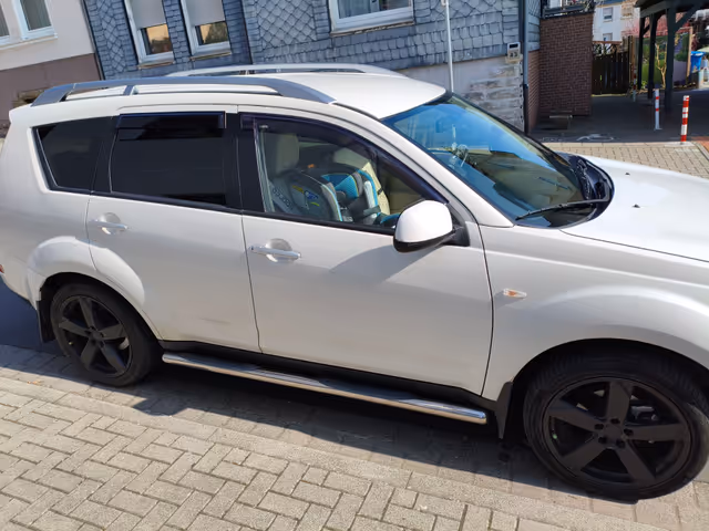 Mitsubishi Outlander - фото 3