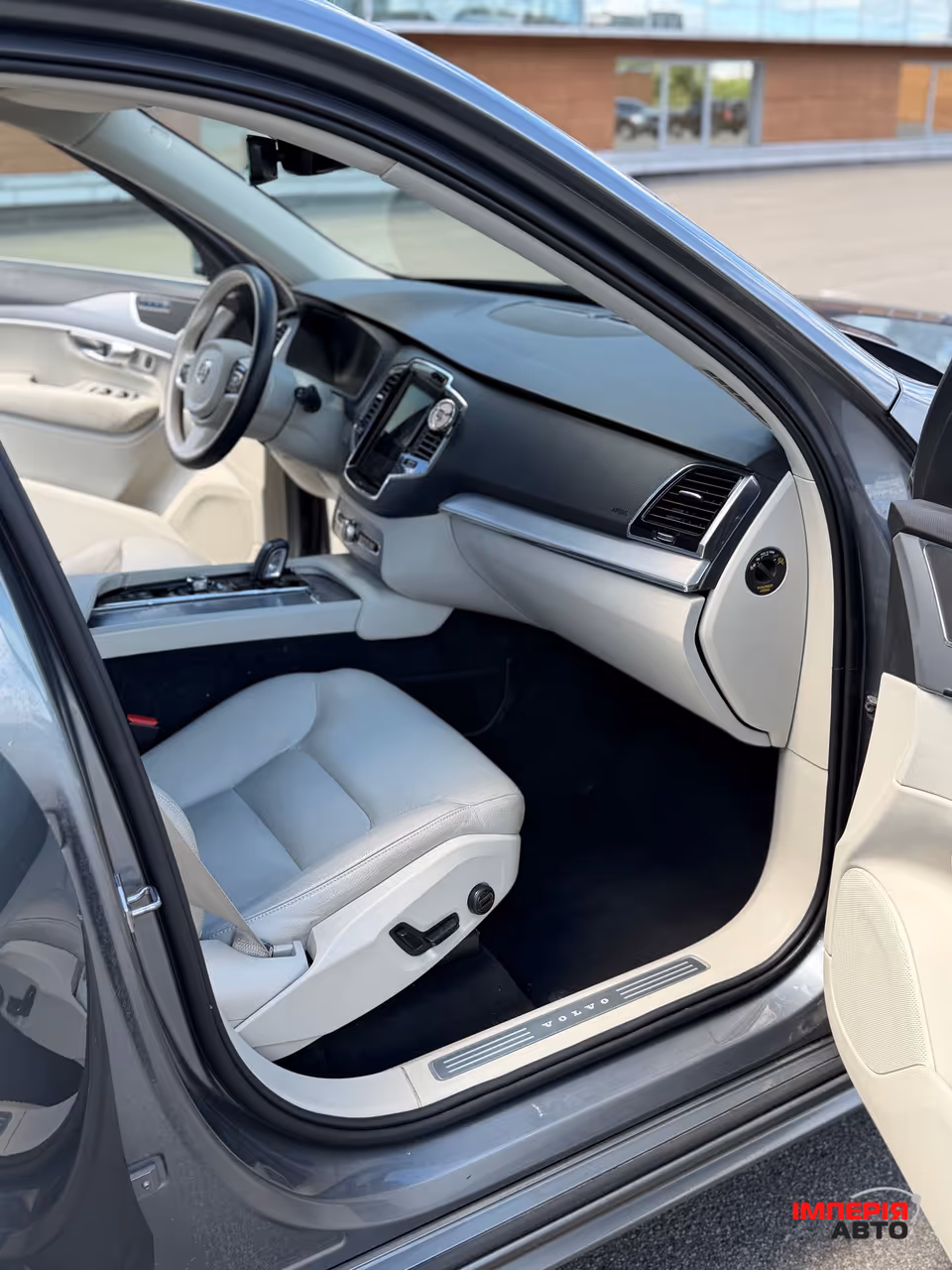 Volvo XC90 - фото 9
