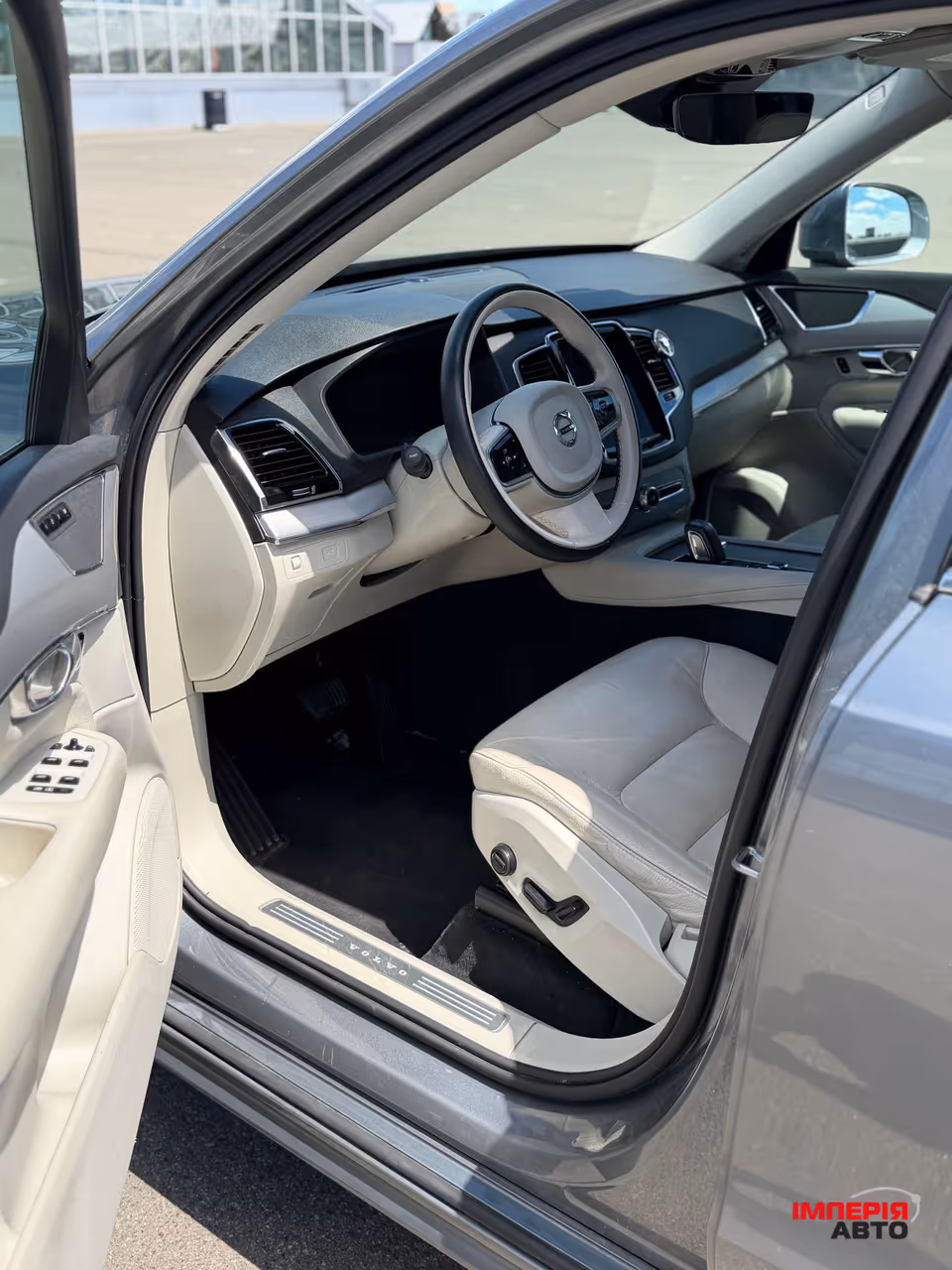 Volvo XC90 - фото 11