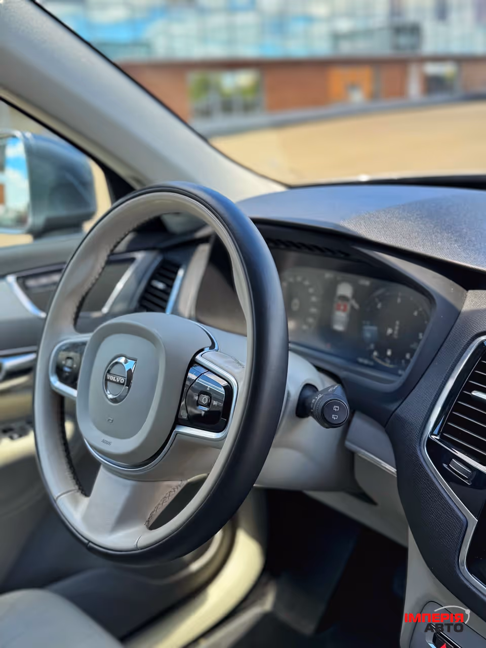 Volvo XC90 - фото 8